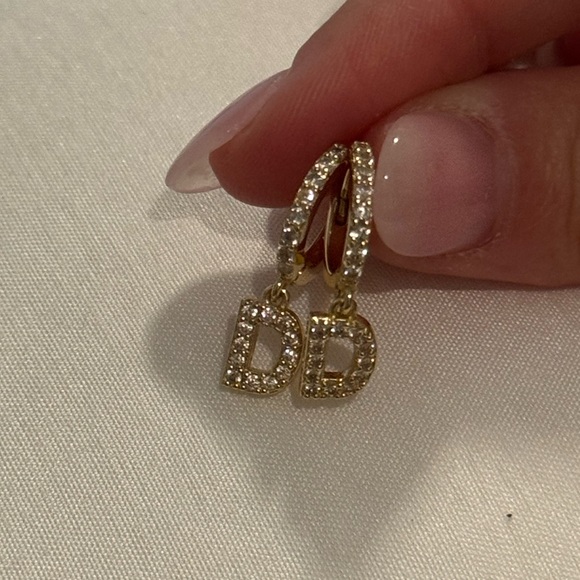 Rachel Parcell x Electric Picks Gold Initial Earrings D - Picture 4 of 8